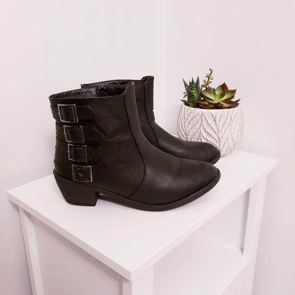 Shoes - BLACK BUCKLE BOOTS